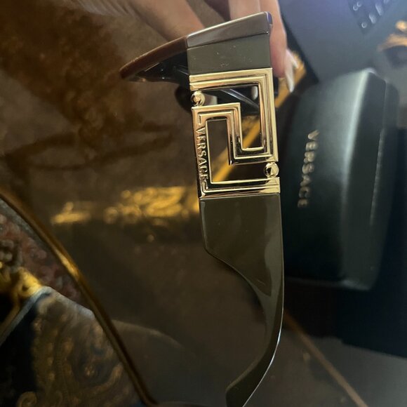 VERSAVE Chocolate Brown Greca Sunglasses - Picture 5 of 6